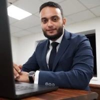Portrait de Walid Yousfi, fondateur de Mantes School of Business